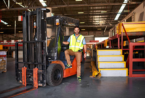 Cómo Encontrar una Carrera como Operador de Montacargas o en Trabajo de Almacén: Guía Práctica
